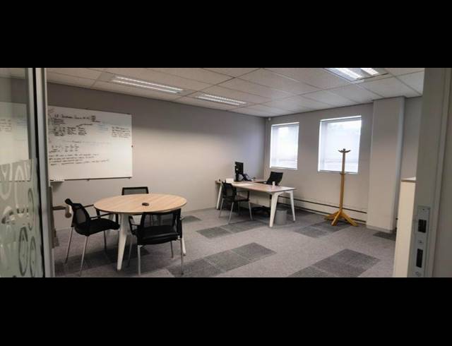 BUSINESS PROPERTY TO RENT IN LYNNWOOD MANOR